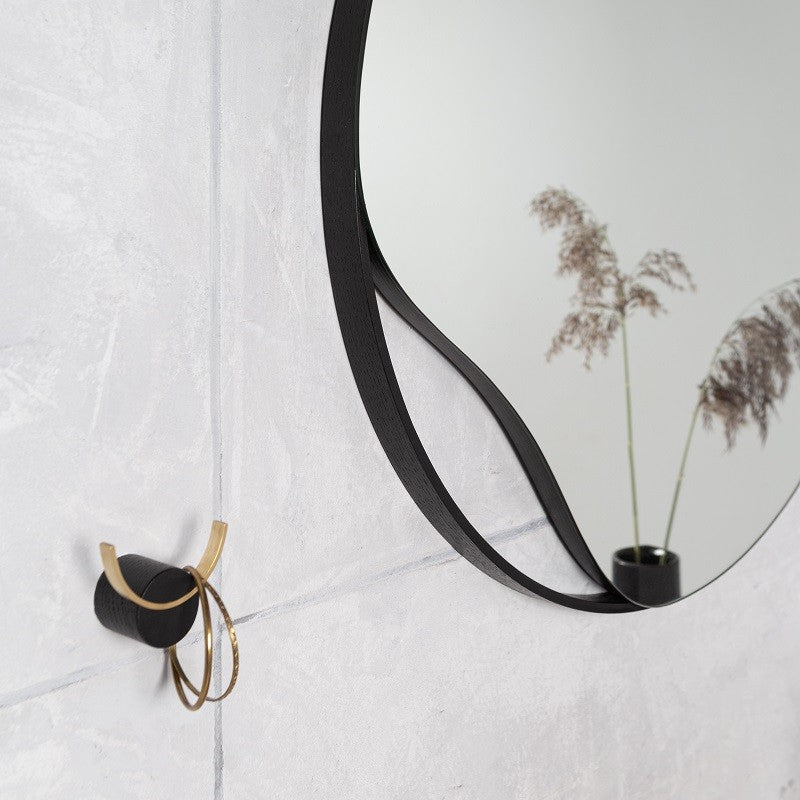 Black hook for jewelry