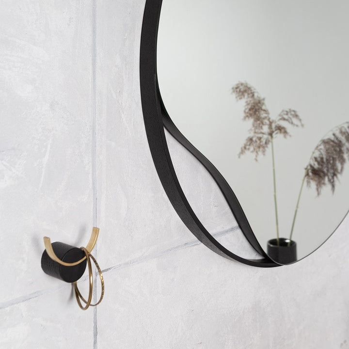 Black hook for jewelry
