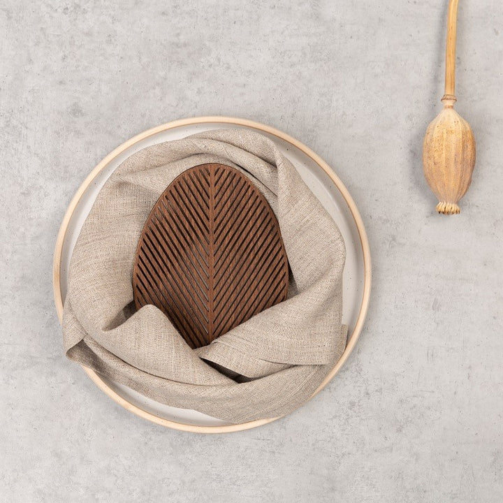 Modern Easter table decor