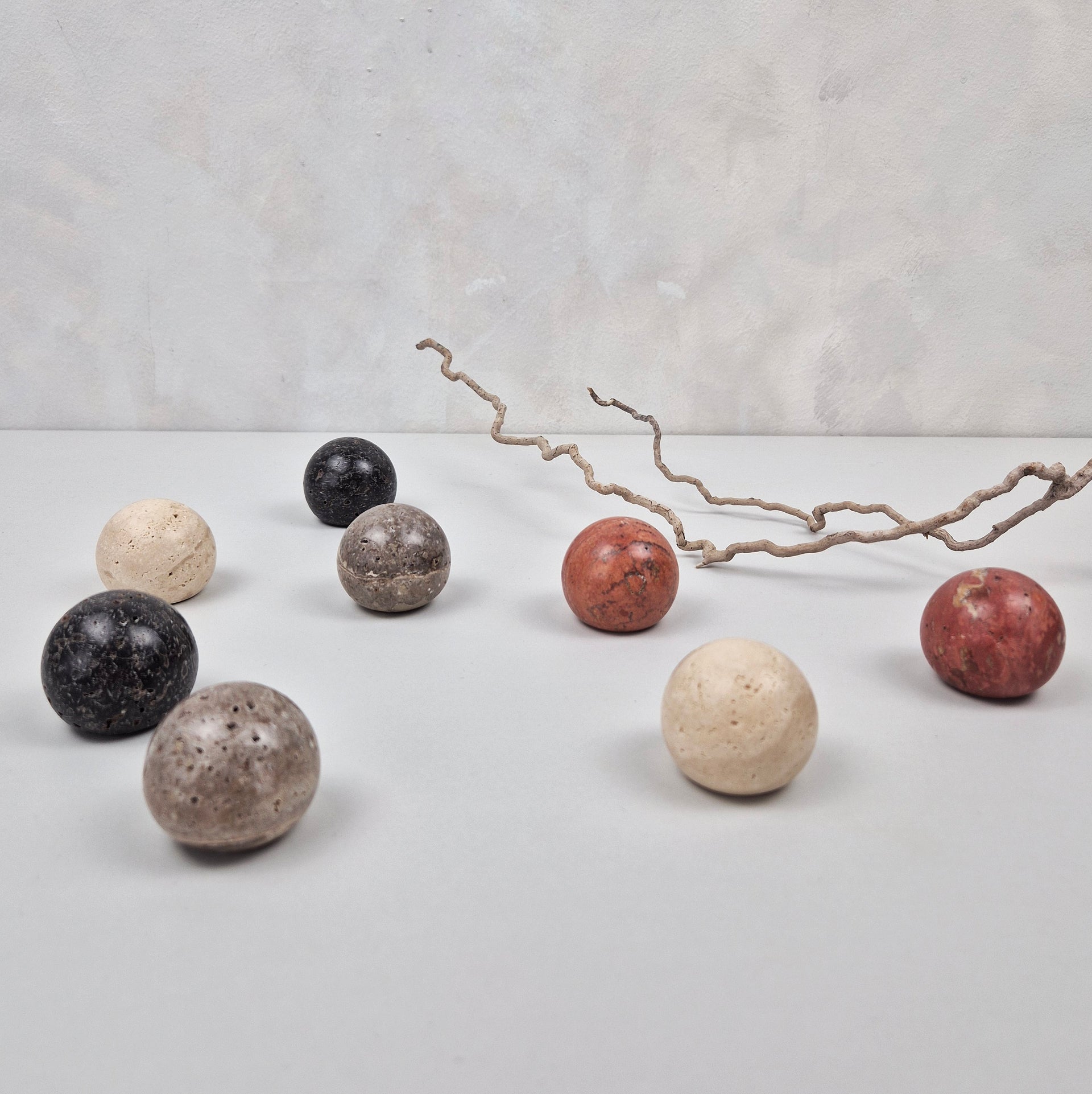 Natural stone cabinet knob showcasing unique colors and textures, ideal for home decor and design projects.