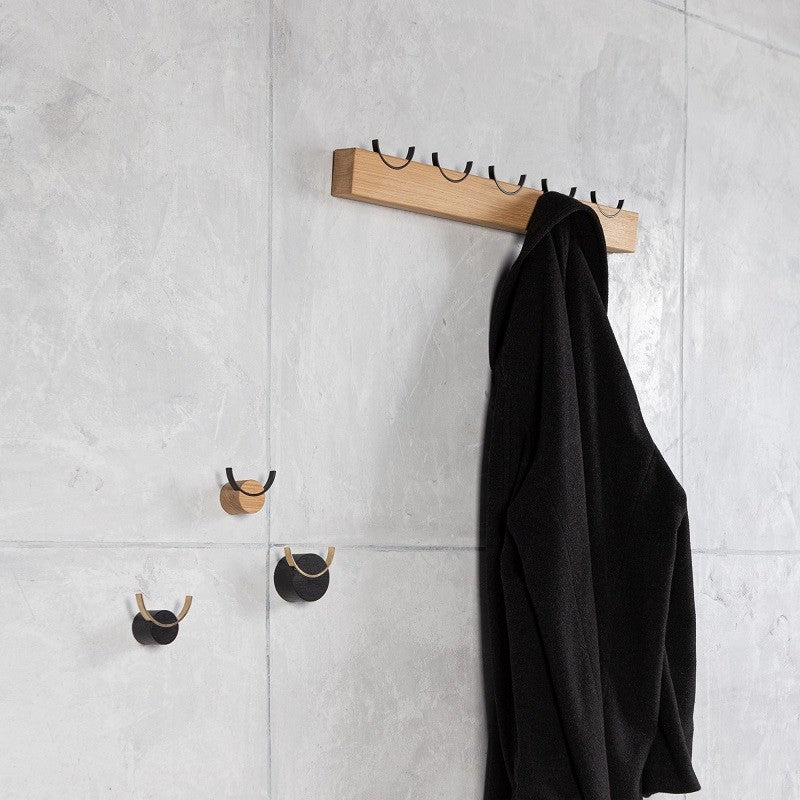 Wall coat hanger