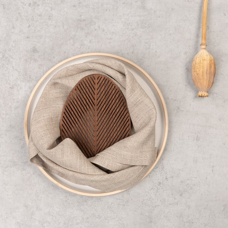 Modern Easter table decor