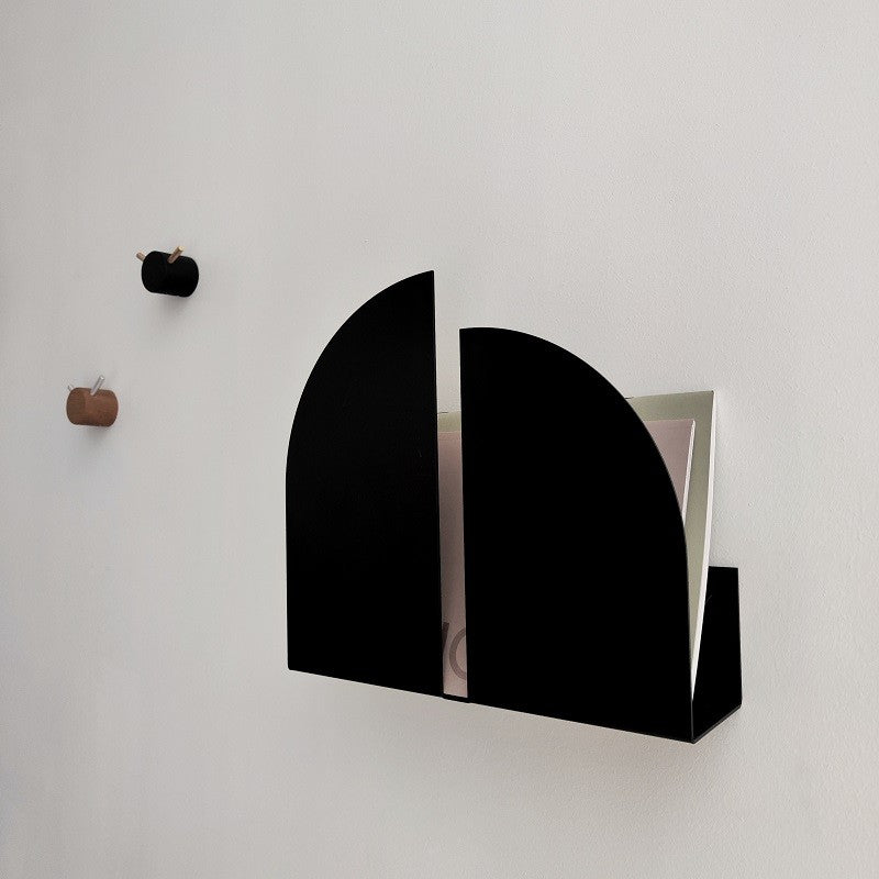 Wall magazine holder