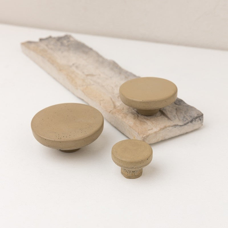 Concrete knob beige